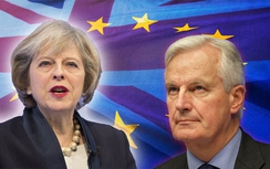 Brexit tới gần, bà Theresa May cố dẹp những lo ngại tài chính