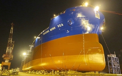 Hạ thủy thành công tàu hàng 56.200 tấn
