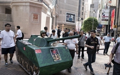 Người đàn ông Trung Quốc bị bắt vì chế xe tải thành xe tăng