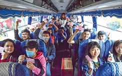 Chuyến xe mùa Xuân đưa hàng nghìn sinh viên về quê đón Tết