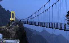 Trung Quốc lại mở cửa cầu kính cao nhất nước