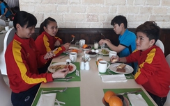 Cầu thủ Việt ám ảnh đồ ăn xứ đạo Hồi