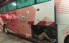 Singapore bắt tài xế buôn lậu người trong khoang hành lý