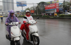 Người Hà Nội "đánh vật" với thời tiết mưa ẩm kéo dài