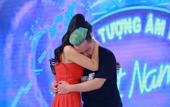 Thí sinh Vietnam Idol khóc nức nở nhớ Trần Lập