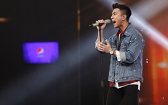 "Hotboy du học" Tùng Dương thắng áp đảo ở Vietnam Idol
