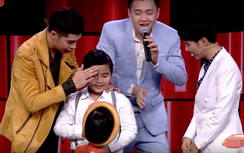 Video: "Cậu bé dân ca" làm dậy sóng Giọng hát Việt nhí