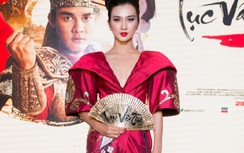 Kim Tuyến diện trang phục "lạ" lên thảm đỏ