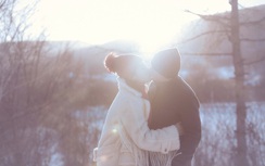 "A Châu" Lưu Đào cùng chồng đại gia lãng mạn trong tuyết trắng