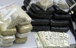 Mỹ triệt phá đường dây nhân viên sân bay buôn 20 tấn ma túy