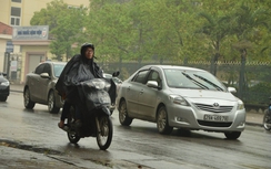 Những cách đi xe máy, ô tô an toàn dưới trời mưa bão