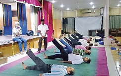 Đường sắt Ấn Độ đưa yoga vào chương trình đào tạo bắt buộc