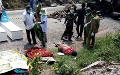 Tin mới vụ nổ xe khách kinh hoàng tại Lào
