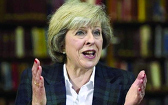 Đối thủ rút lui, bà Theresa May "chắc suất" Thủ tướng Anh