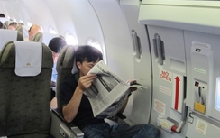 Hành khách bất ngờ mở cửa thoát hiểm máy bay Vietjet tìm…nhà vệ sinh