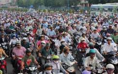 Chủ tịch Hiệp hội vận tải HN: Cấm xe máy, dân đi bằng gì?