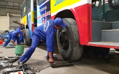 Xem công nhân Transerco bảo dưỡng xe buýt “nhanh như điện”