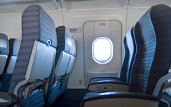 Nam hành khách “táy máy” mở cửa thoát hiểm máy bay