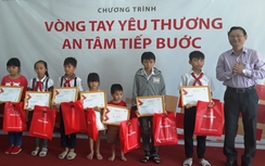 Bình Định: Trao 100 triệu đồng cho con các nạn nhân bị TNGT