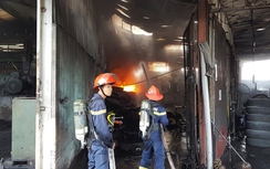 Cháy lớn kho chứa lốp ô tô tại KCN Đình Vũ (Hải Phòng)