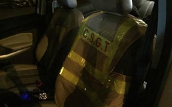 141 bắt gọn xế hộp mang vũ khí trên xe có treo áo CSGT