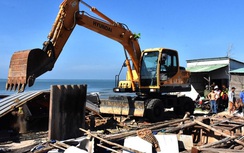 Vũng Tàu: 36 căn nhà dựng trái phép ven biển được tháo dỡ