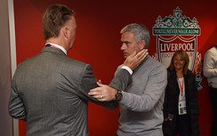 Louis van Gaal oán trách, lợi dụng Liverpool đá đểu Jose Mourinho