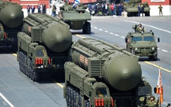 Nga triển khai tên lửa, Ukraine trao quyền tự trị cho miền Đông