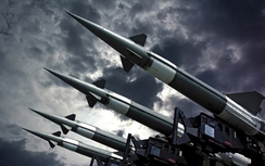 Nga hướng tên lửa về Washington, ly khai Ukraine rút vũ khí