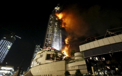 Dubai "đốt" khách sạn 63 tầng đón năm mới (Video)