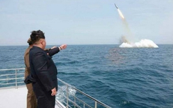 Triều Tiên vừa "tặng" Nhật Bản 2 tên lửa