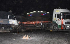 Bị xe container tông, tài xế xe tải chết trong cabin