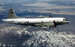 Vụ máy bay "tạt đầu": Trung Quốc ngăn Mỹ do thám Biển Đông?