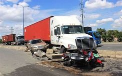 Tin TNGT mới nhất: Xe tải, xe đầu kéo cùng tông chết 1 người
