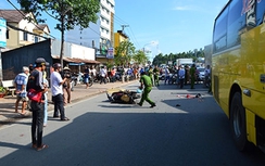 Tin TNGT mới nhất: Xe khách tông xe máy, 3 người thương vong