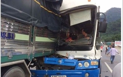 Bốn xe tải tông nhau trên đèo Bảo Lộc, 1 xe rơi xuống vực