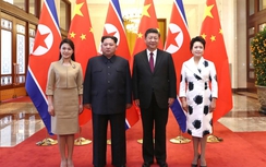 Vợ ông Kim Jong-un xinh ngất ngây, gây thiện cảm ở Trung Quốc