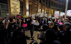 Mỹ: 200 người biểu tình, thêm bằng chứng cảnh sát vô cớ bắn người