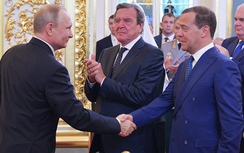 TT Putin tiếp tục đề cử ông Medvedev làm Thủ tướng Nga