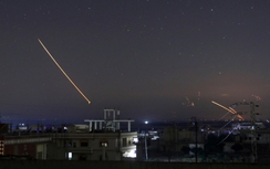 Hàng chục "mục tiêu Iran" tại Syria bị đánh trúng