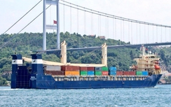 Tàu Nga chở đầy viện trợ quân sự tới cảng Tartus, Syria