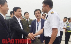 NÓNG: Máy bay Vietnam Airlines gặp sự cố vừa hạ cánh an toàn