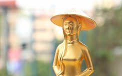 Phát hiện 7 tượng kim loại nghi vàng lậu tại sân bay Nội Bài
