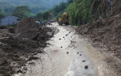 Tin mới lũ lụt ở Lào Cai: Đã thông đường cho xe 7 chỗ