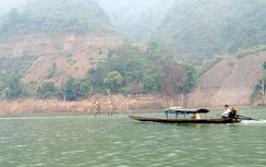 Hiểm nguy tuyến đường thủy lòng hồ thủy điện Sơn La