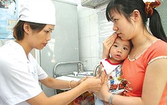 Dịch bệnh bủa vây, dân lo thiếu vaccine