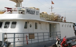 Một tàu khách tuyến Phan Thiết - đảo Phú Quý bị cấm hoạt động