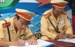 Đà Nẵng: Dán phiếu phạt nguội xe dừng đỗ trái quy định
