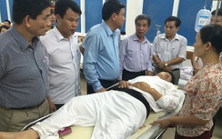 Bộ trưởng Đinh La Thăng vào viện thăm lái tàu gặp nạn