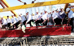 Thủ tướng hợp long cầu Cửa Đại có dầm liên tục lớn nhất Việt Nam